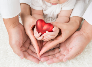 Nên mua bảo hiểm nhân thọ cho con hay gửi tiết kiệm? mua bảo hiểm nhân thọ cho con