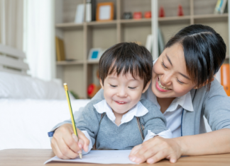 Cha mẹ đã biết cách để dành cho quỹ học vấn của con trong tương lai? bảo hiểm tích luỹ giáo dục